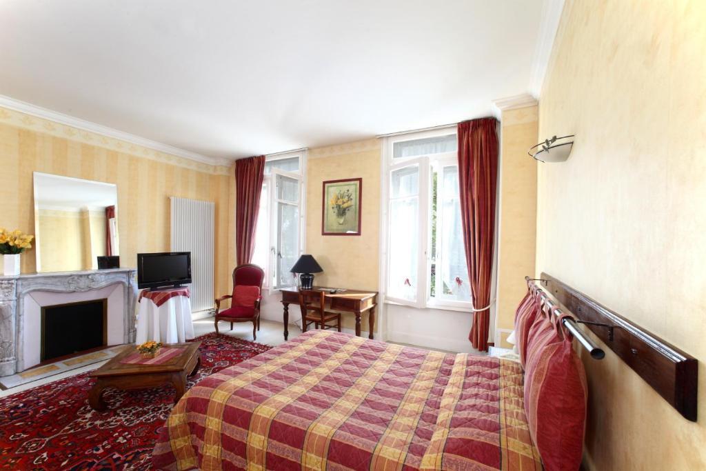 Hôtel De Paris Charleville-Mézières Quarto foto